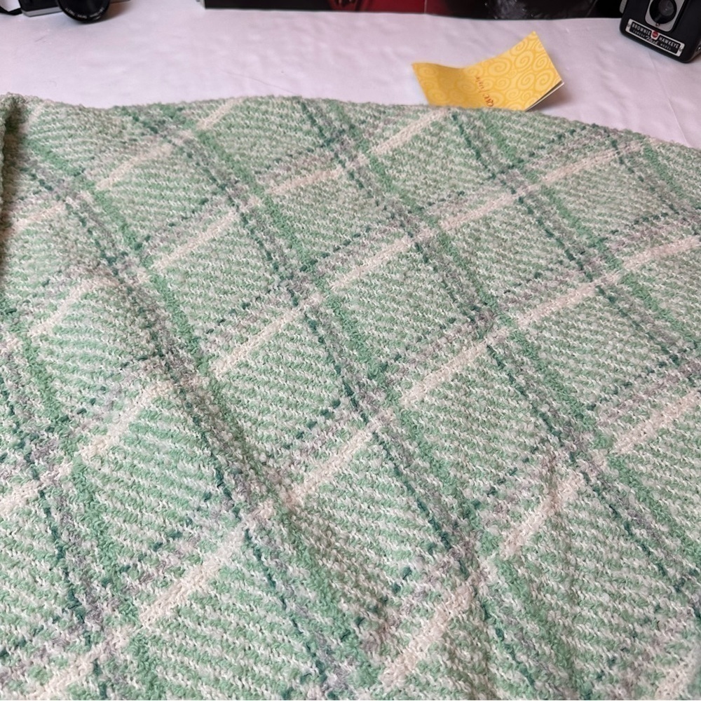 Boyne Valley Weavers Shawl NWT - Picture 7 of 12
